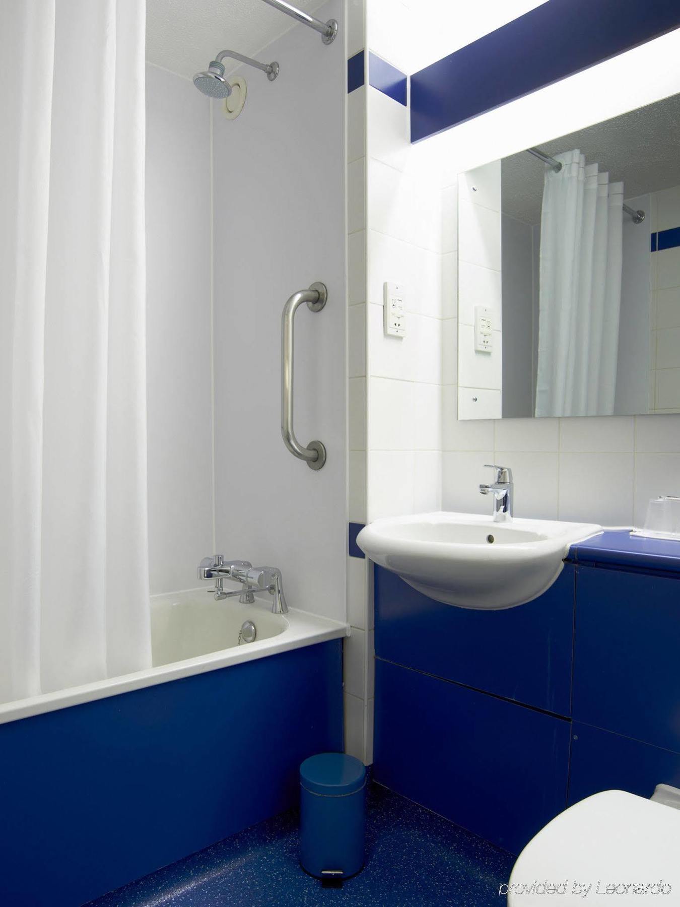 Travelodge Plymouth Buitenkant foto